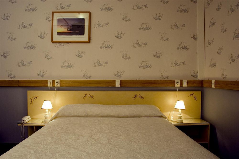 בורדו Hotel Des 4 Soeurs מראה חיצוני תמונה