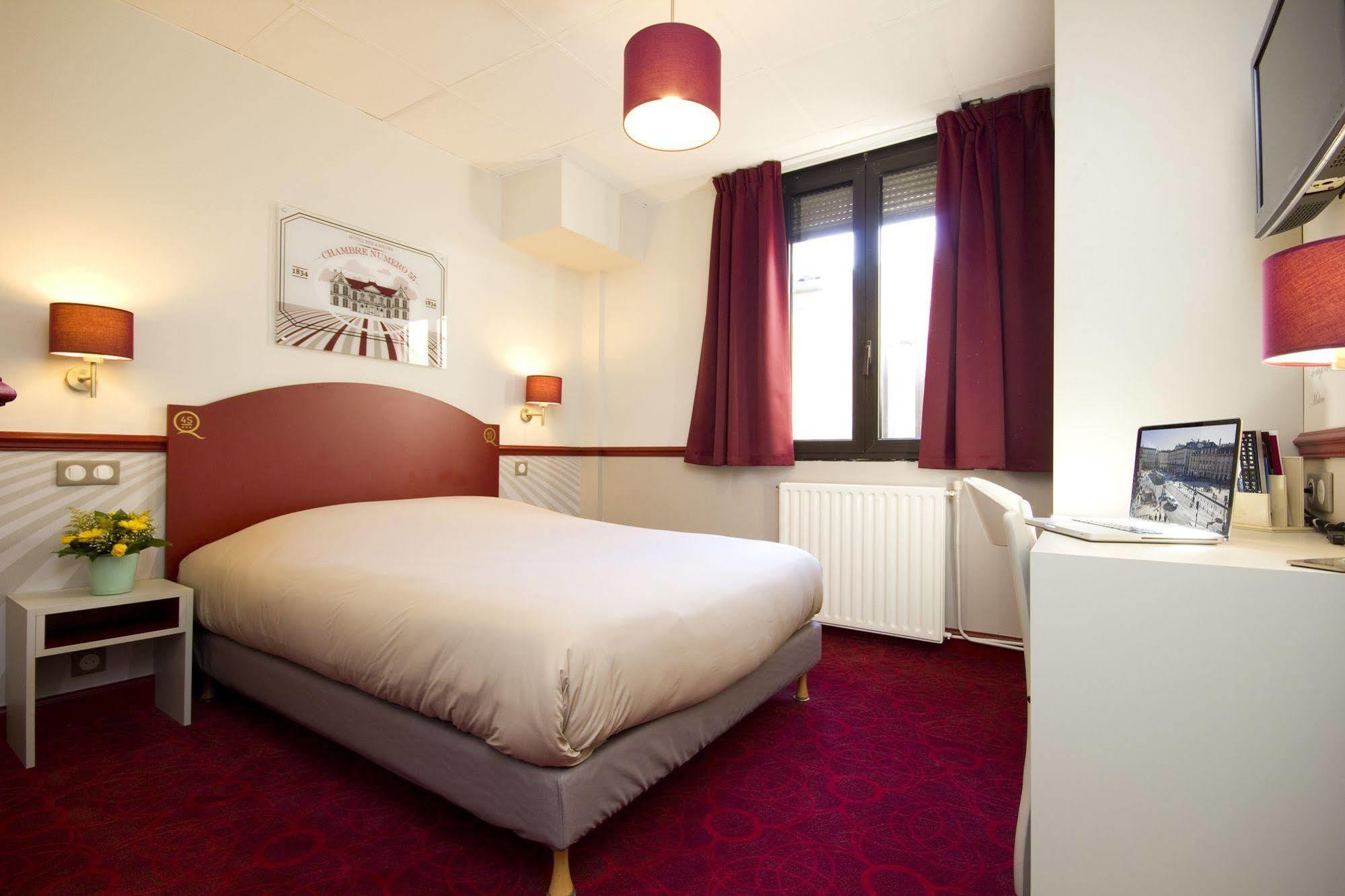 בורדו Hotel Des 4 Soeurs מראה חיצוני תמונה